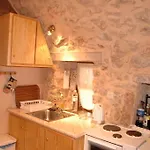 Stoneapartments, Γ Κωσταλοσ Και Σια Οε