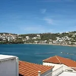 Adonis Guesthouse