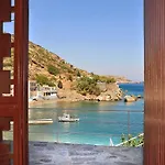Marina Hotel