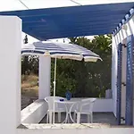 Pavlis Studios & Rooms