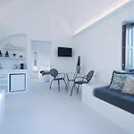 Azar Luxury Villas & Suites