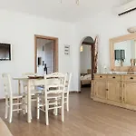 Panos Apartment Naousa