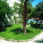 Pelli Hotel