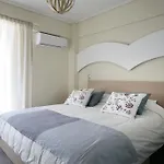 Elegant Flat In Athenian Riviera