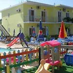 Amadeus Hawai Studios And Apartments