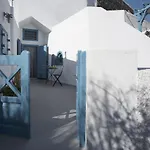 Semeli Cave House