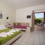 Latania Studios & Apartments