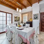 Villa Maria