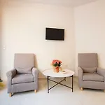 Porfyris Studios And Apartments