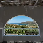 Kymothoi Rooms & Pool Bar