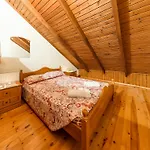 Borsalino Studios & Apartments