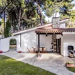 Beautiful Holiday Villa In Sani