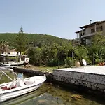 Vaso\'S Bay House