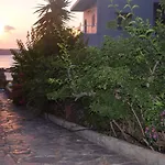 Marianna\'S Sea View House