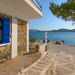 Eleftheria Sea Side Traditional House