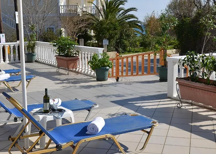 Nikos Apartments