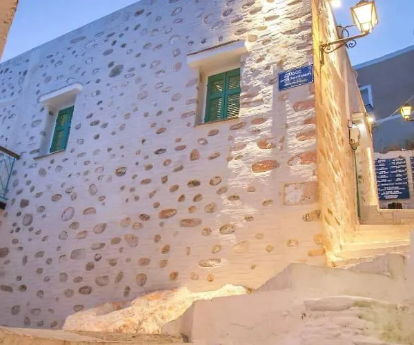 Azura, Traditional Residence In Ano Syros