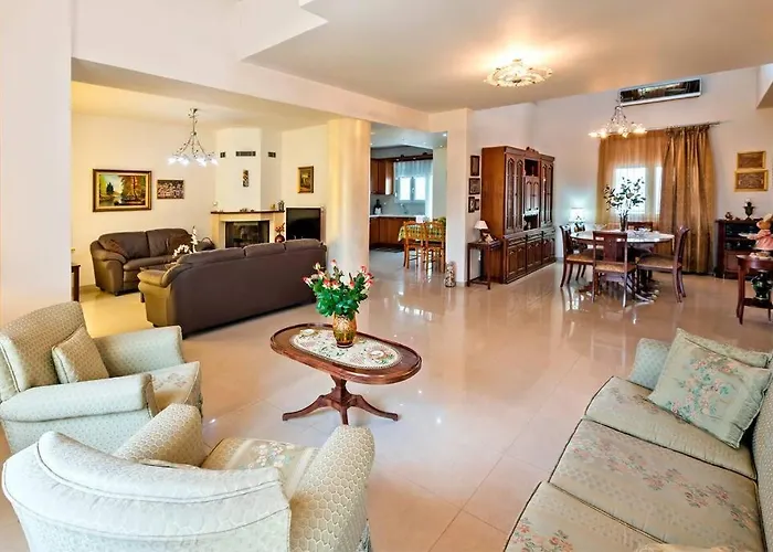 Art Antique Deluxe Villa