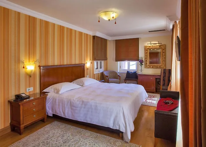 Aetoma Hotel