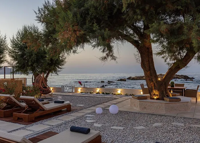 Villa Seashell -Wonderful Newly Renovated Villa On The Beach