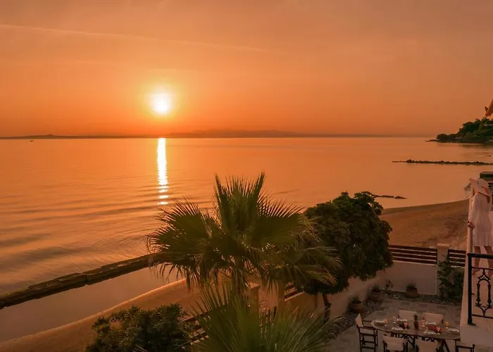 Villa Elizabeth - Seafront Classic Villa!