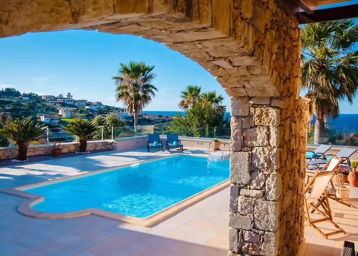 Kiki\'S Seaview Villa