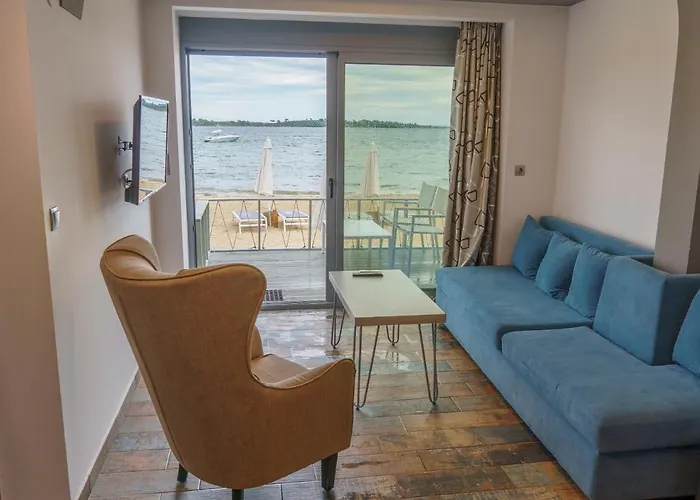 Zinozis Beach Apartments