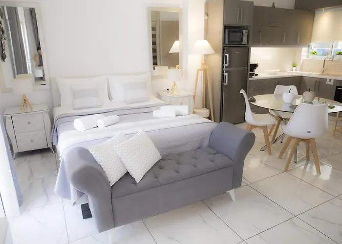 Diogenis Luxury Apartment Sea View