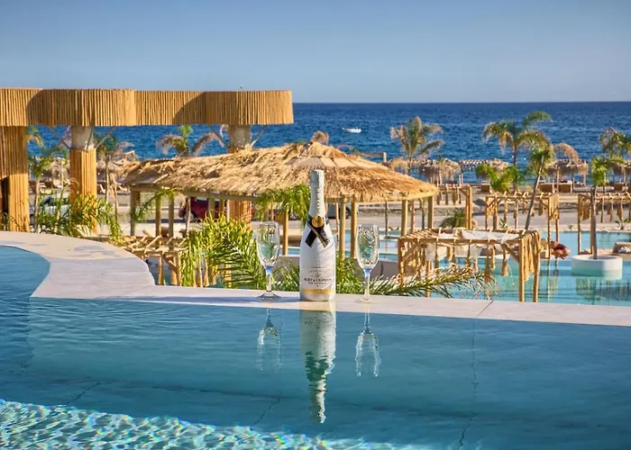 Alia Luxury Suites And Spa