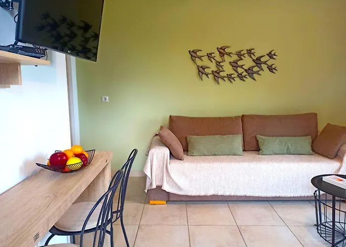House In Εndless Green - Arethousa, Ikaria