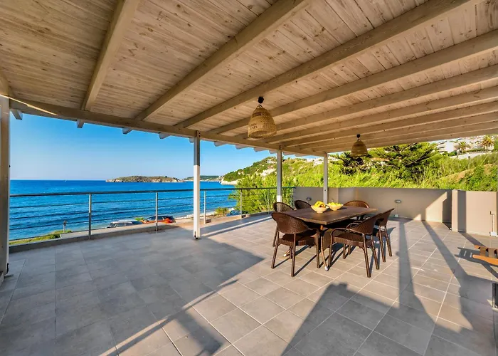 Grekodes Kera, Seafront Villa