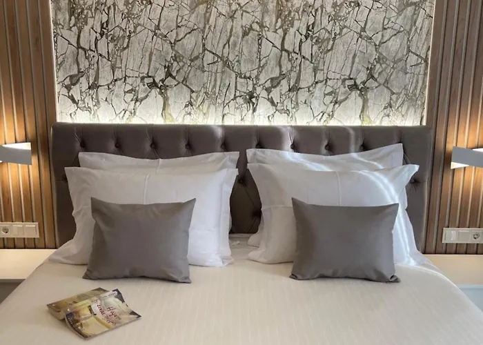 Elia Luxury House