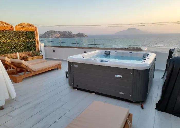 Hotel Finiki View
