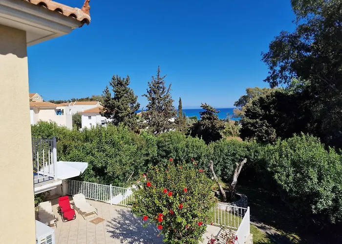 Skala - Villa - Sleeps 7 - Parking - Garden
