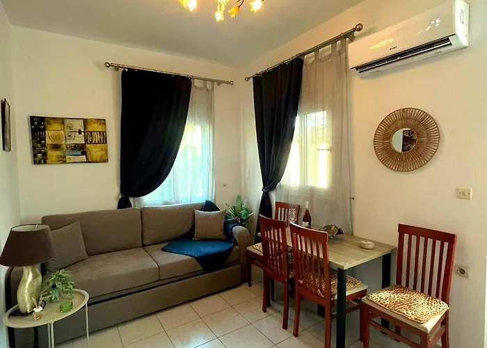 Niki\'S House