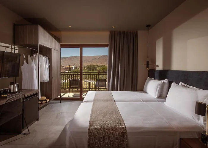 Petousis Hotel & Suites