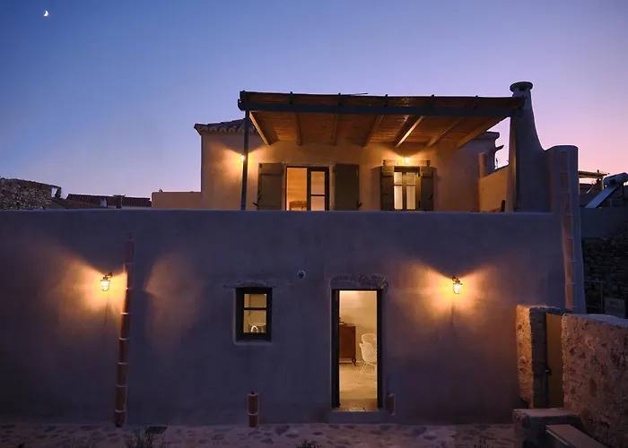 Elegantly Restored Traditional Cottage
