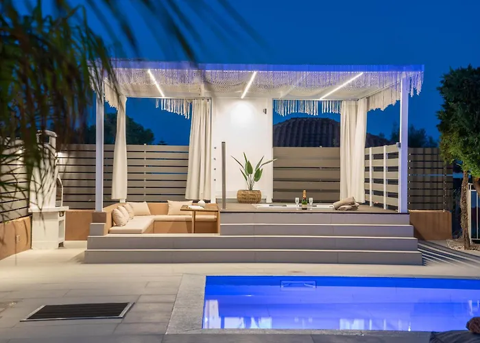 Aqua View Villa Pessada