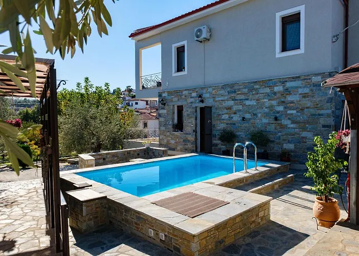Effie\'S Maisonette With Detached Studio