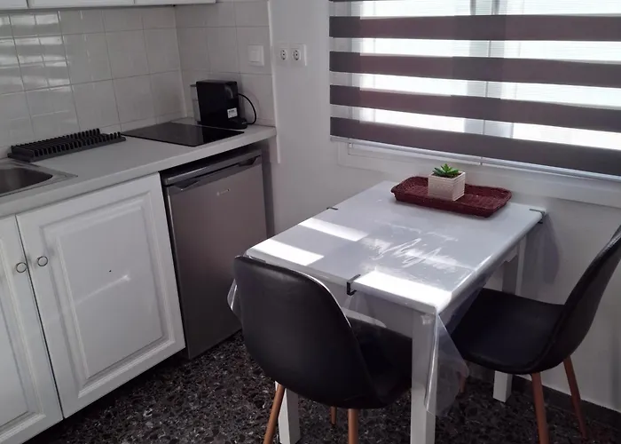 Flora Rooms & Apartments