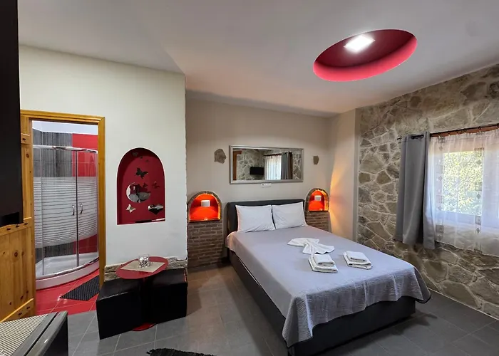 Aristos Apartments & Suites