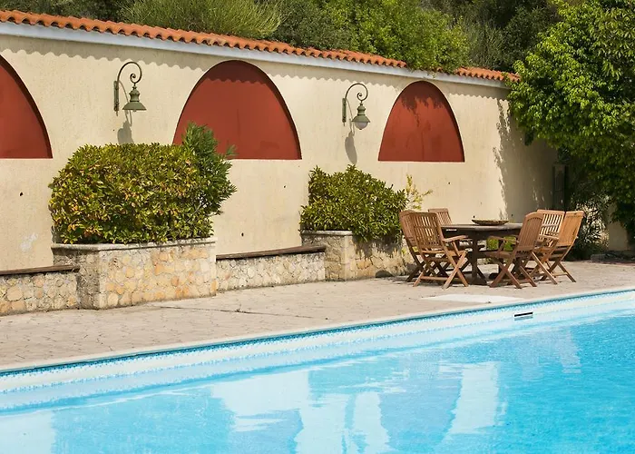 Irena Studios & Apartments