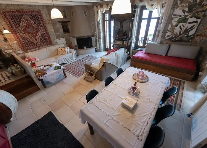 Luxury Stonehouse Verga