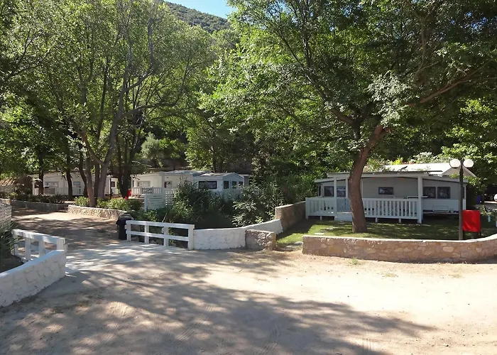 Akti Oneirou Camping And Bungalows
