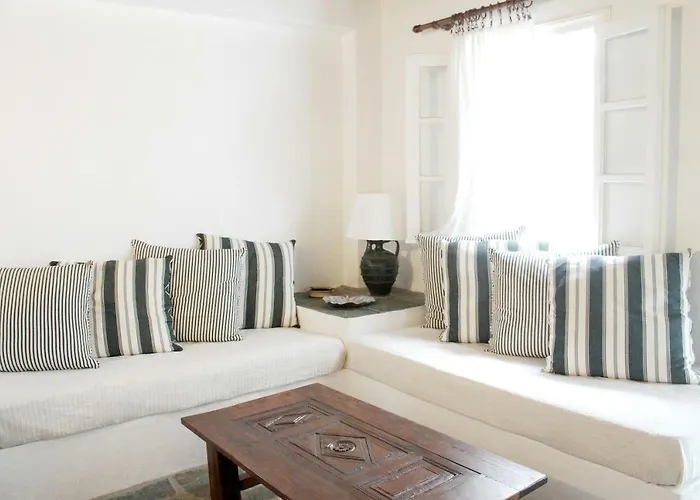 Two Houses Lighthouse Apartment
