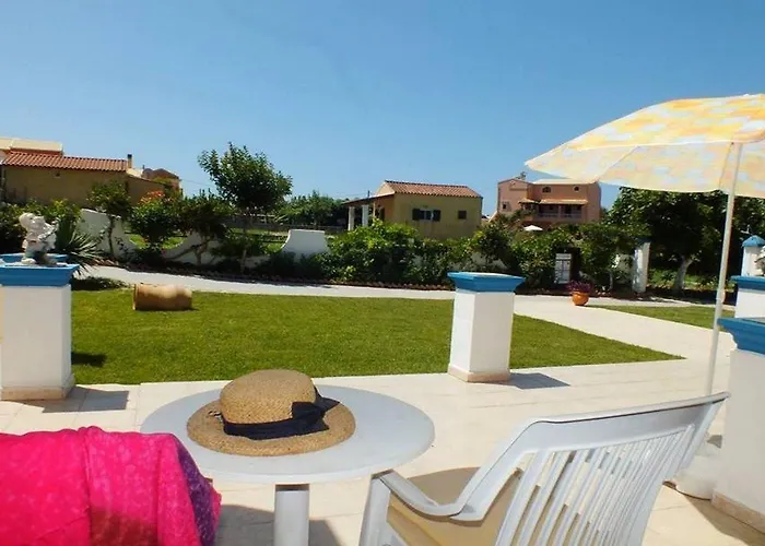 Villa Akis