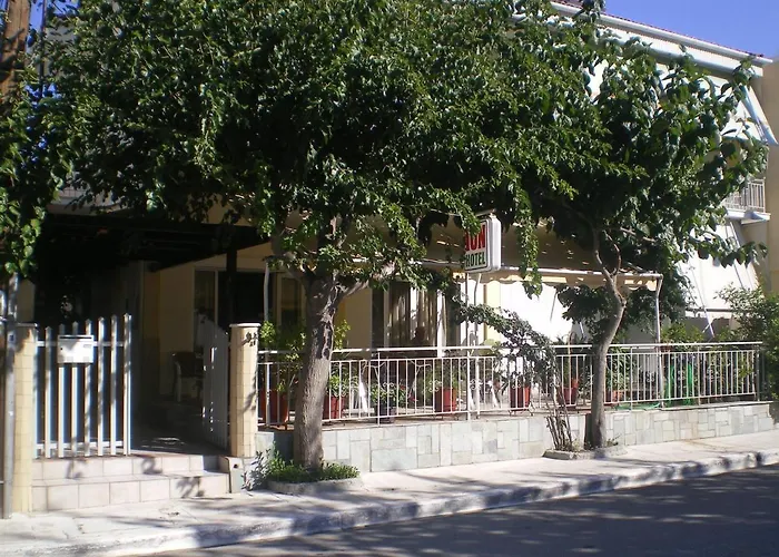 Hotel Ion