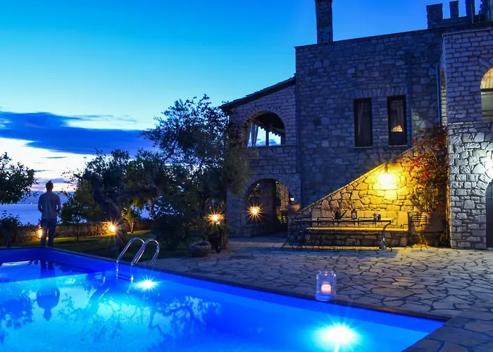 Majestic Chateau - Spectacular Seascapes & Pool