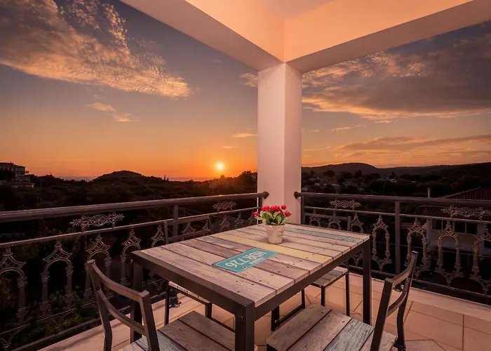 Sunset House