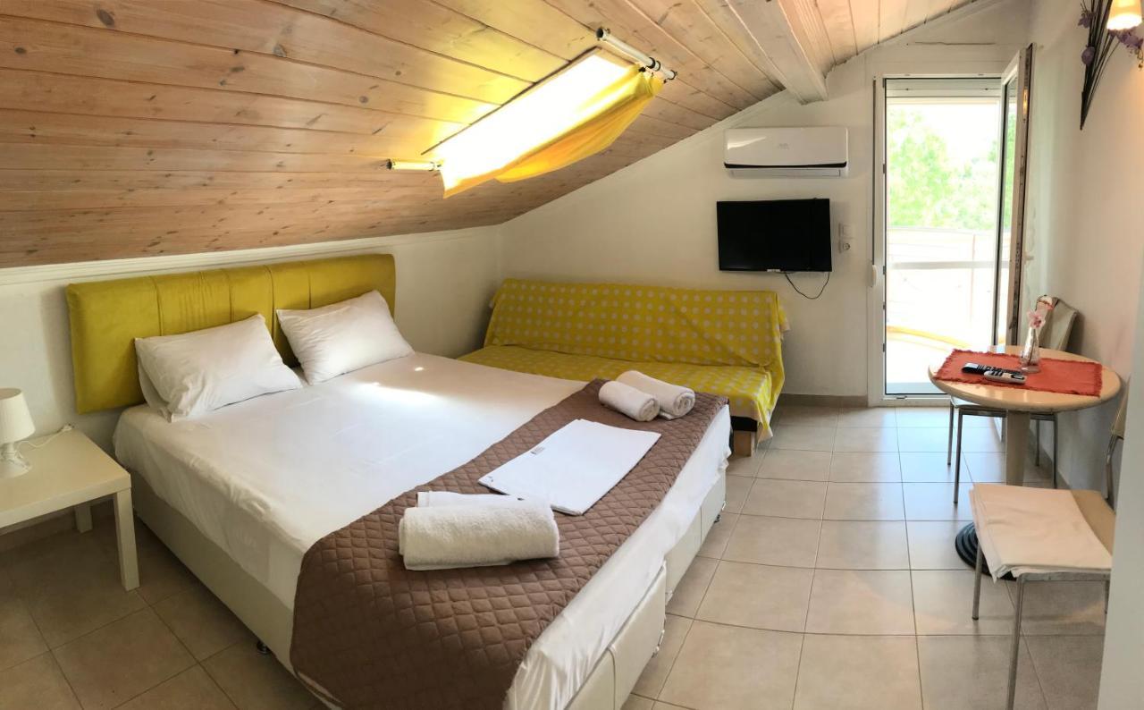 Orange House Apartment